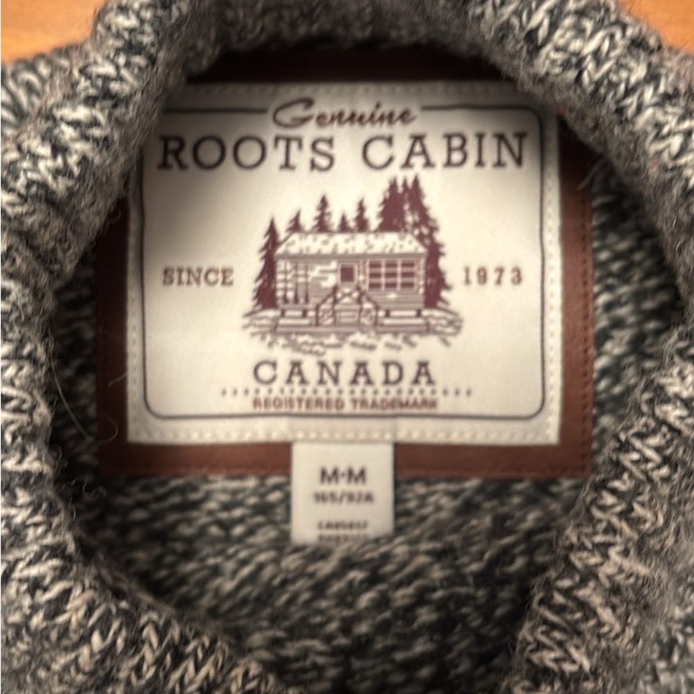 Roots cabin style sweater. - Picture 1 of 4
